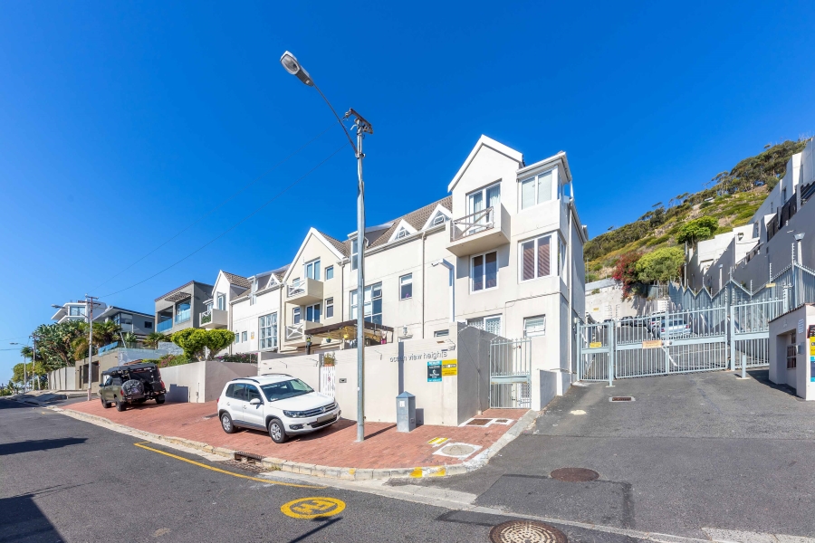 2 Bedroom Property for Sale in Sea Point Western Cape
